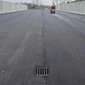 asfalteren in Abcoude